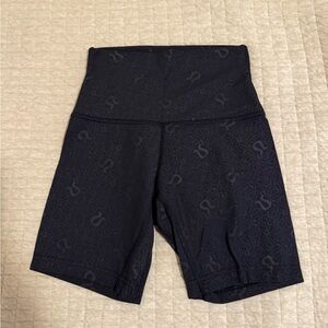 Lululemon high rise align shorts 6”